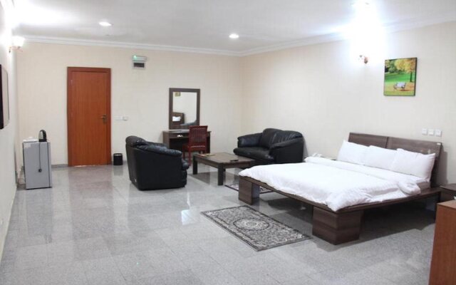Reverton Hotel