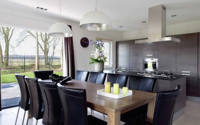 Villa in Parc de Kievit With Garden & Fireplace
