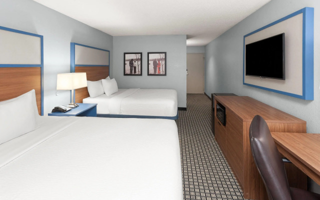 AmericInn by Wyndham Reedsburg