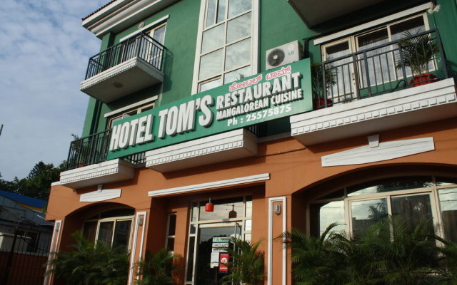 Hotel Toms