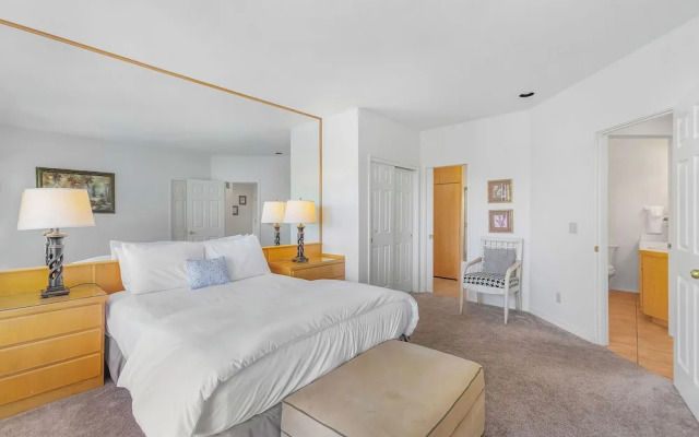 Snowcap Escape at Mount Bachelor