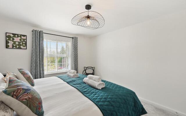 Tropical Inspired 2-Bedroom Flat