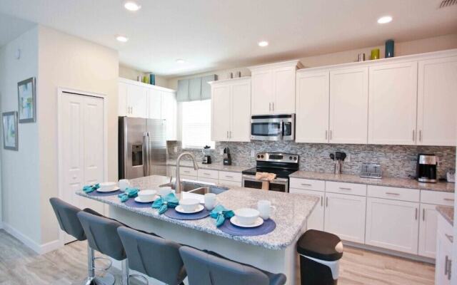 4839 Kings Castle Circle 5 Bedroom Home