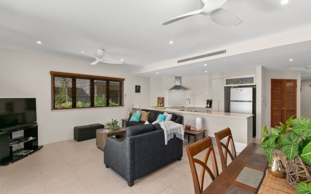Beachfront Apartment with Ocean Views
