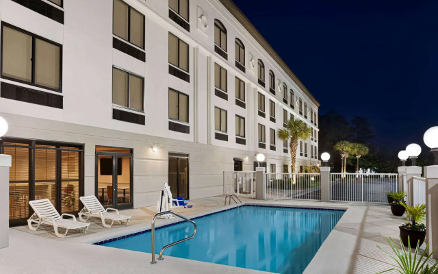 Wingate by Wyndham - Wilmington