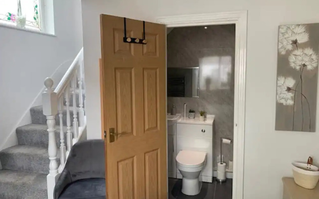 One Bedroom Apartment With En-suite & Patio