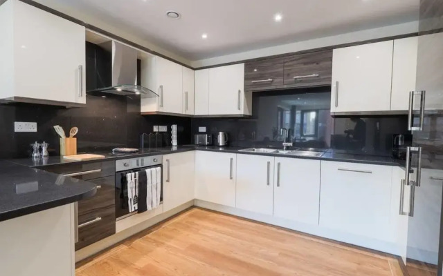 3 bed City Centre Apartment
