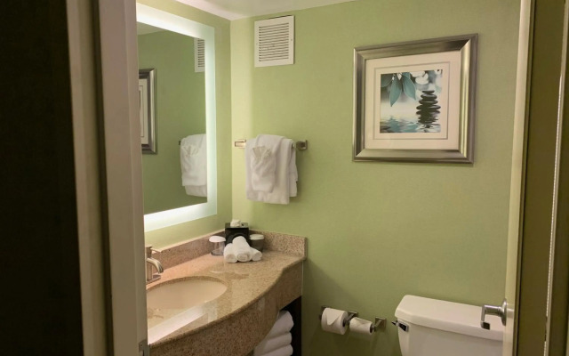 Crowne Plaza Virginia Beach Town Center by IHG