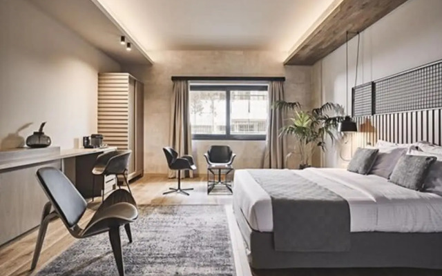 Cama Luxury Suites