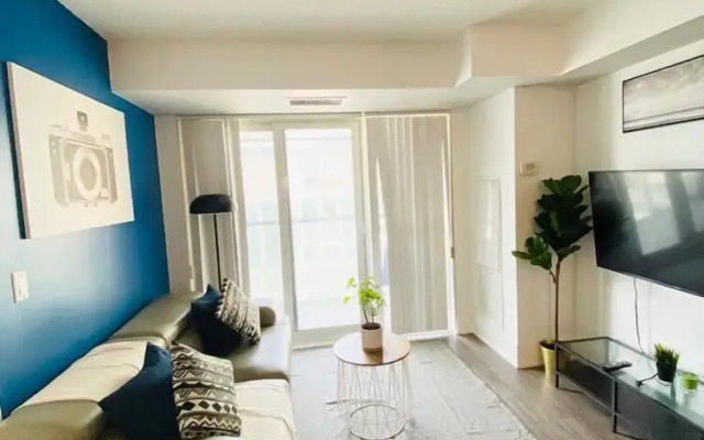 The Bay Suites MTCC CN TOWER