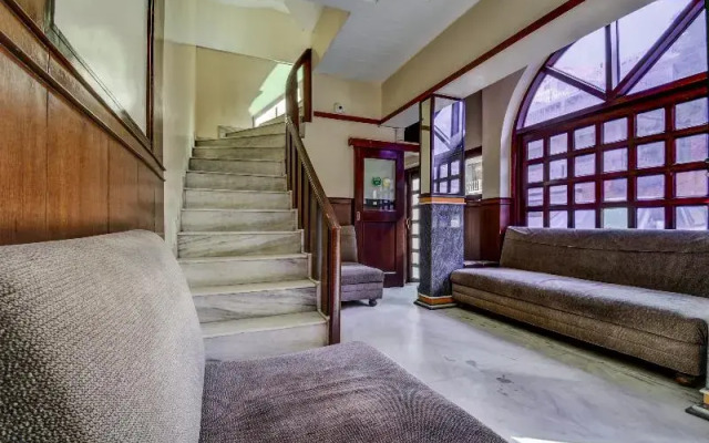 Capital O 19146 Raghav Palace