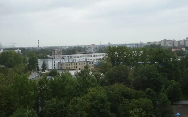 Studio near Subway
