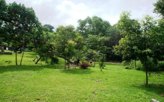 Alofa Beach Bungalows