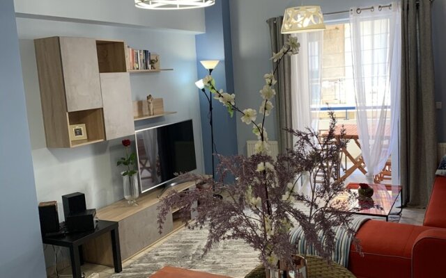 Immaculate 2-bed Apartment in Piraeus, Athens