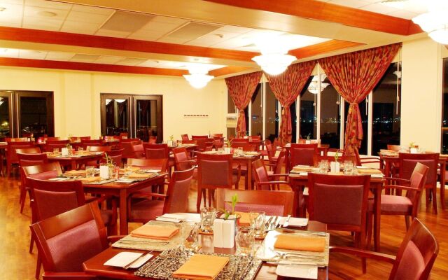 Hulhule Island Hotel