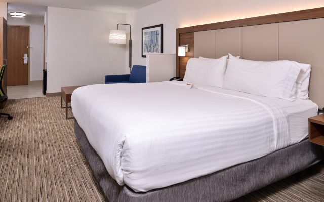 Holiday Inn Express & Suites Lacey – Olympia by IHG