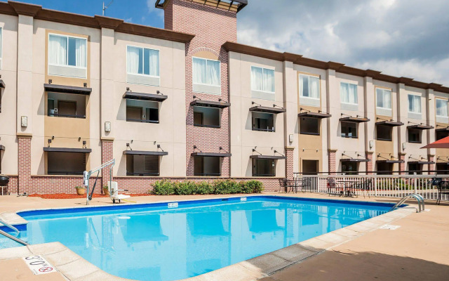 Quality Inn Milwaukee/Brookfield