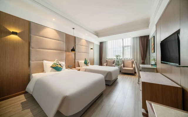 Yijia Lijing Hotel(怡家丽景酒店（遂宁中央商务区步行街店）)