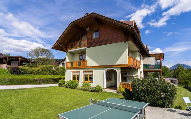 Beautiful Apartment With Swimming Pool in Lukowitz