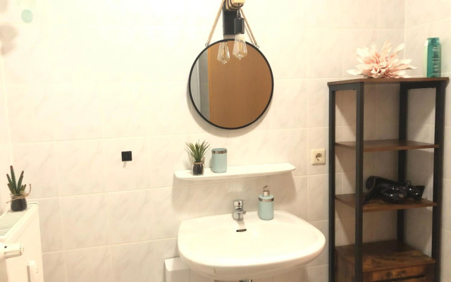 Eigenes Apartment im Herzen der Stadt mit Balkon und WLAN