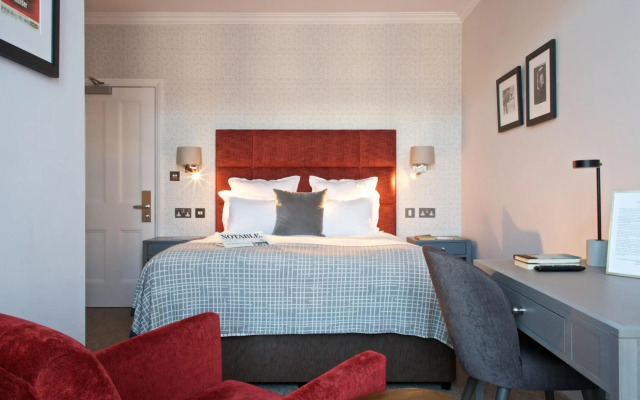 54 Queens Gate Hotel