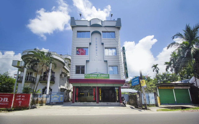 Classic Lodge By OYO Rooms