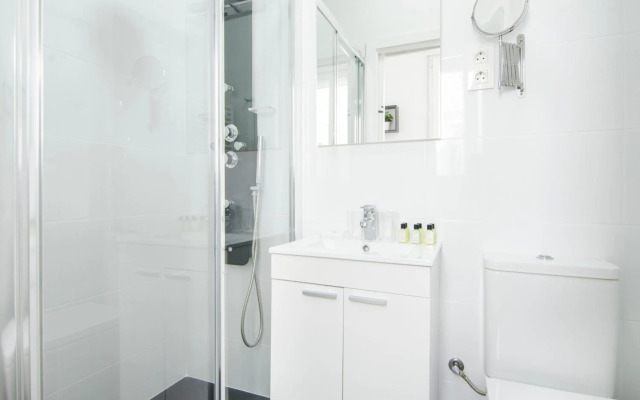 Minty Stay - Jose Ortega y Gasset