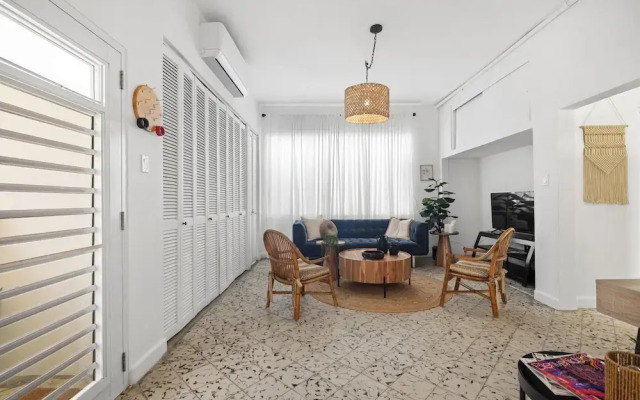 Otium Rentals Historic and Vibrant Apartment
