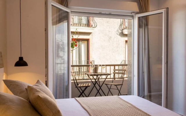 RoomBoutique32