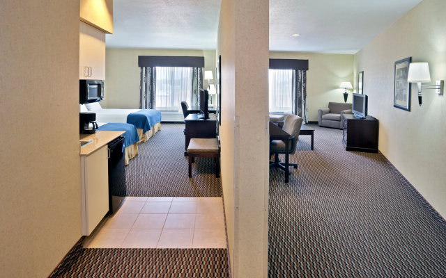 Holiday Inn Express & Suites Nampa - Idaho Center by IHG