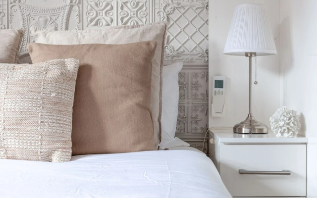 The Ravenscourt Park Collection