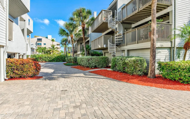 Pelican Pointe 5B
