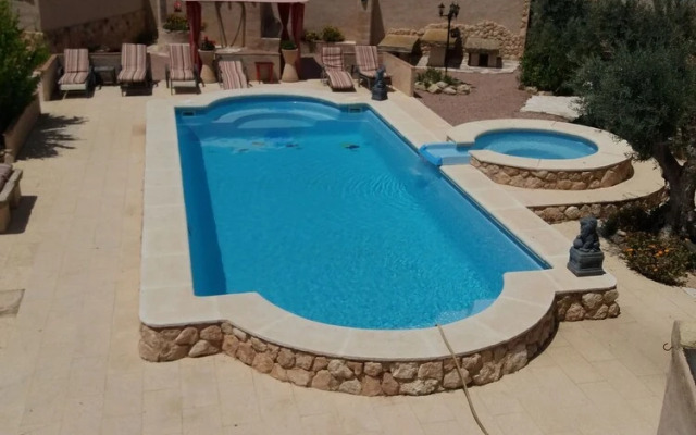 Self Catering Accommodation for the Larger Group