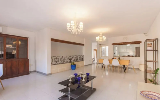 Villa Swieqi with shared rooms 6