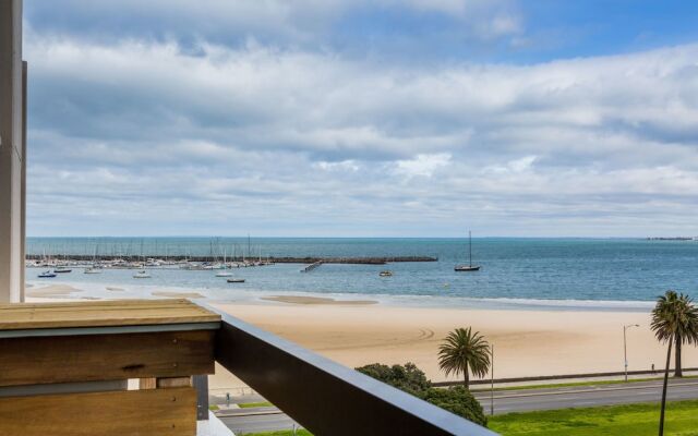 Exquisite 2 Bedroom Beach City Views
