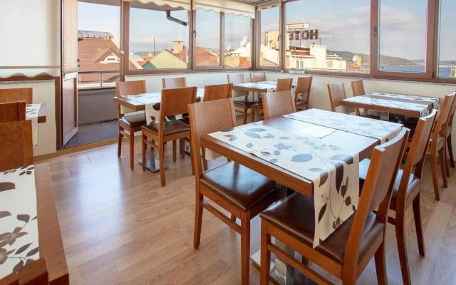 Hotel Peli̇t