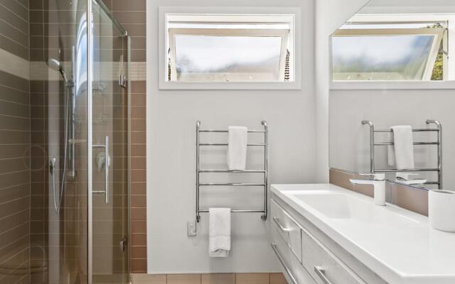 Charming Spacious Home in Birkenhead
