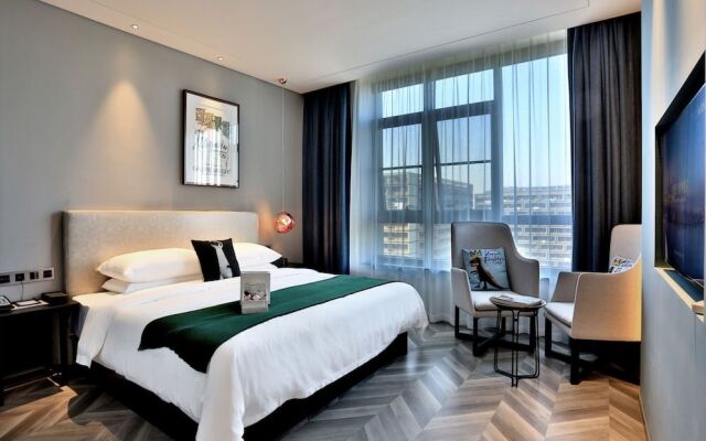 Hangzhou Vline Hotel