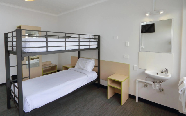 Palm Beach Hotel – Guest Rooms – Gold Coast