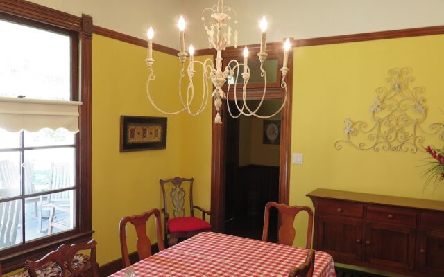 Yellow House Bed and Breakfast