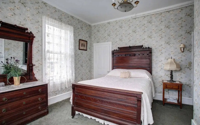 Wilbraham Mansion