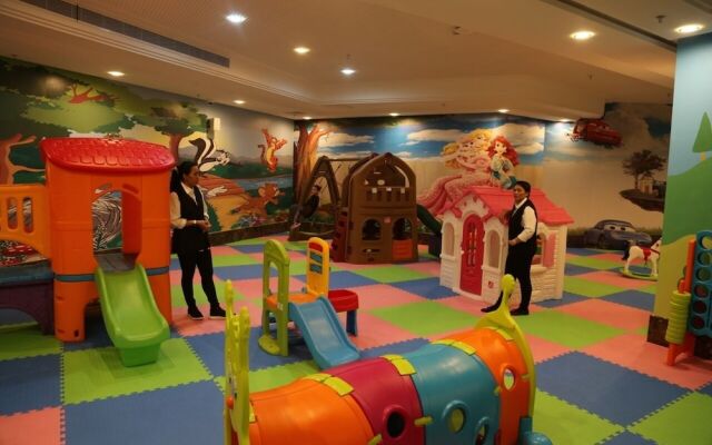 Violet Al Azizia Hotel