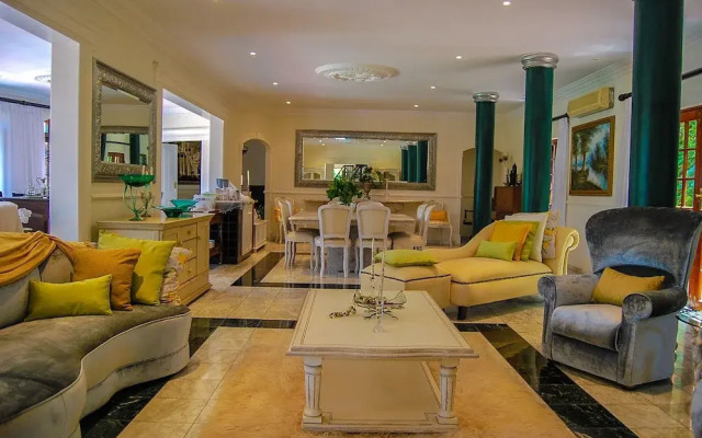 Villa Anastasia B and B