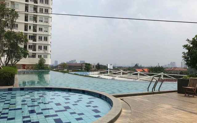 Compact and Artsy Studio Cinere Bellevue Apartment