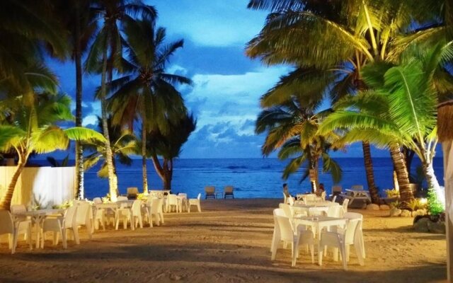 Crown Beach Resort & Spa