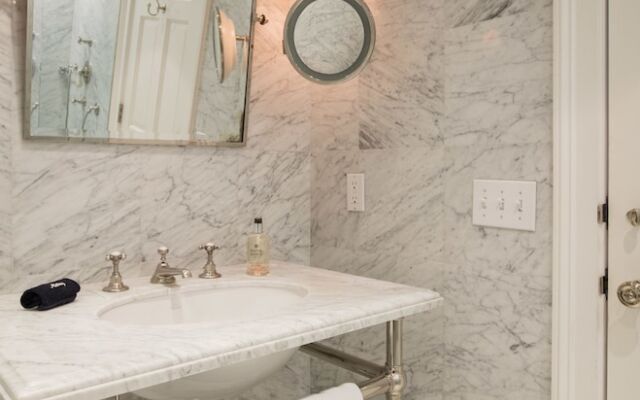 The 1770 House Restaurant & Inn