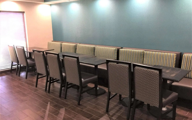 Best Western Plus Galleria Inn & Suites