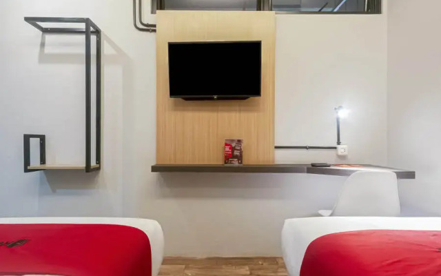 Urbanview Caverna Gandaria by RedDoorz