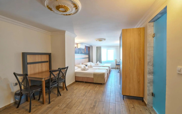 Piyes Otel