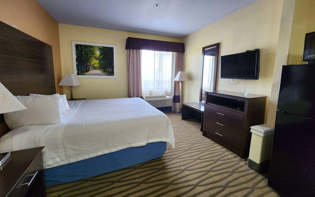 Days Inn & Suites by Wyndham Pasadena